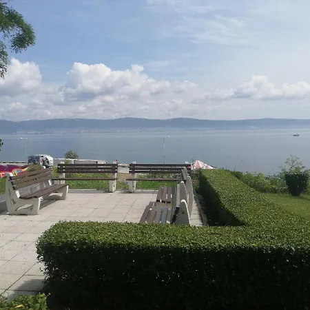 Апартамент 5 Floor Pool View