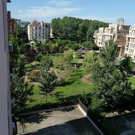 5 Floor Pool View Апартамент