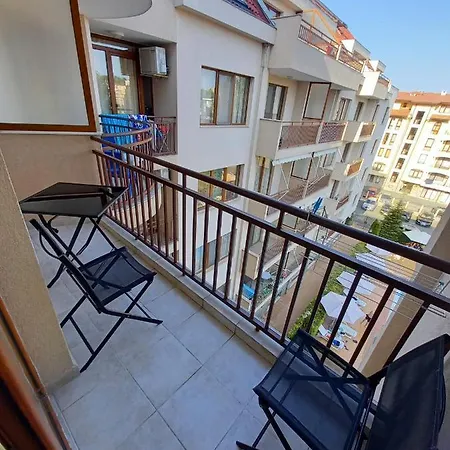 Апартамент 5 Floor Pool View *