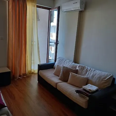 Апартамент 5 Floor Pool View